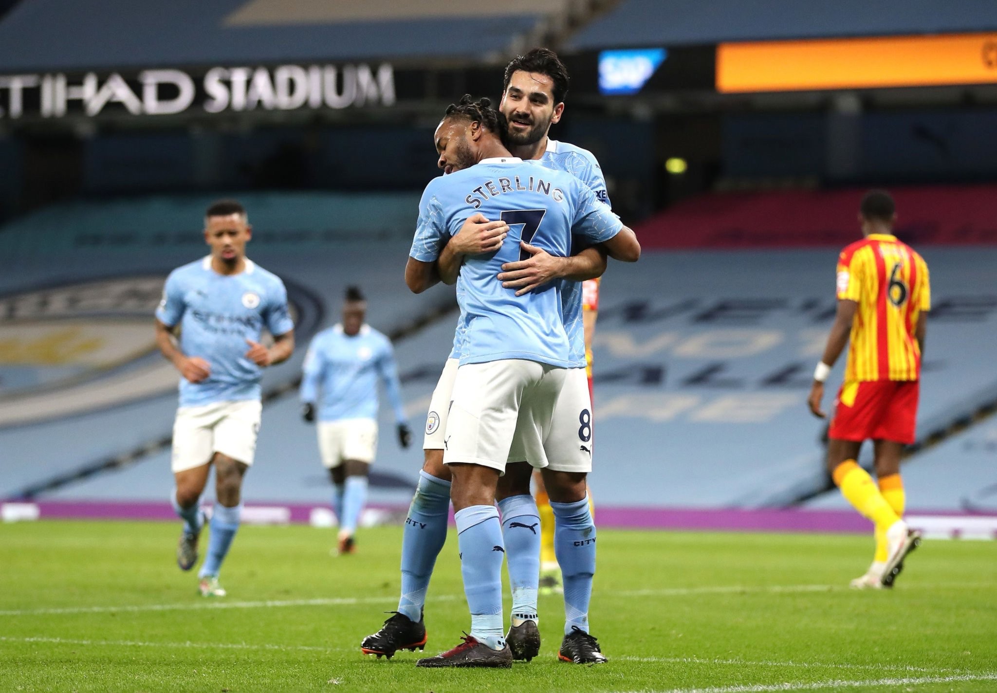 更饱含深刻 更饱含深刻